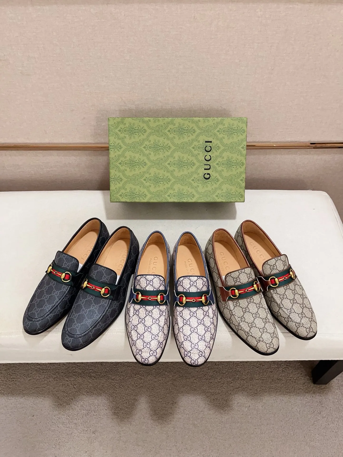 Men's shoes 💰: 520💰 (GUCCI) New product series ss hot new products 💢 💠 Casual suit shoes 👞, top imported materials Upper hardware buckles and shoe side logos, insoles and soles with brand logos 💠 💎 Upper: imported PVC material 100% 💎 Lining: cowhide/100% 💎Feet: cowhide/100% 💎Sole: rubber/100% 💎SIZE: 38 39 40 41 42 43 44 Can be customized 45